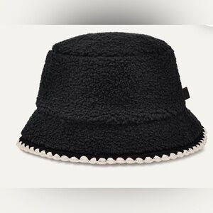 NWTA UGG Bucket Hat